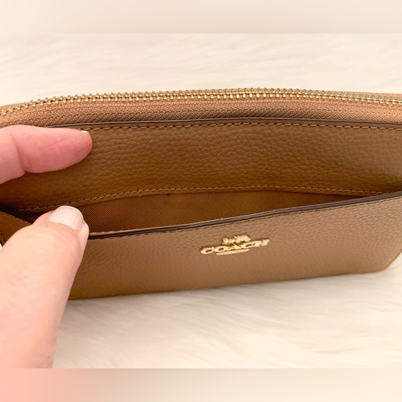Coach Accordion Zippered Pebbled Leather Long Wristlet NWT - Picture 14 of 16